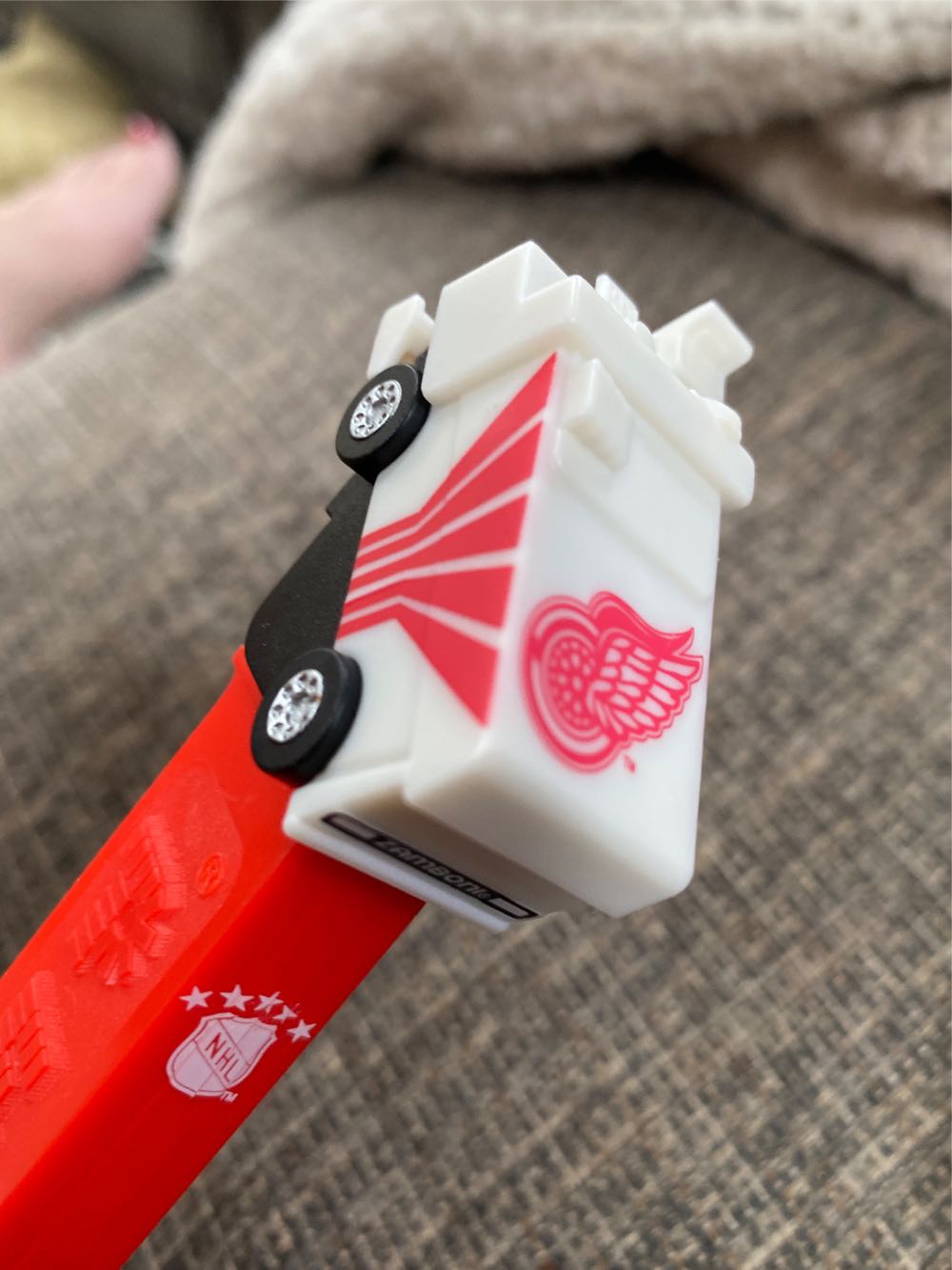 Emoji: Poop (crystal)