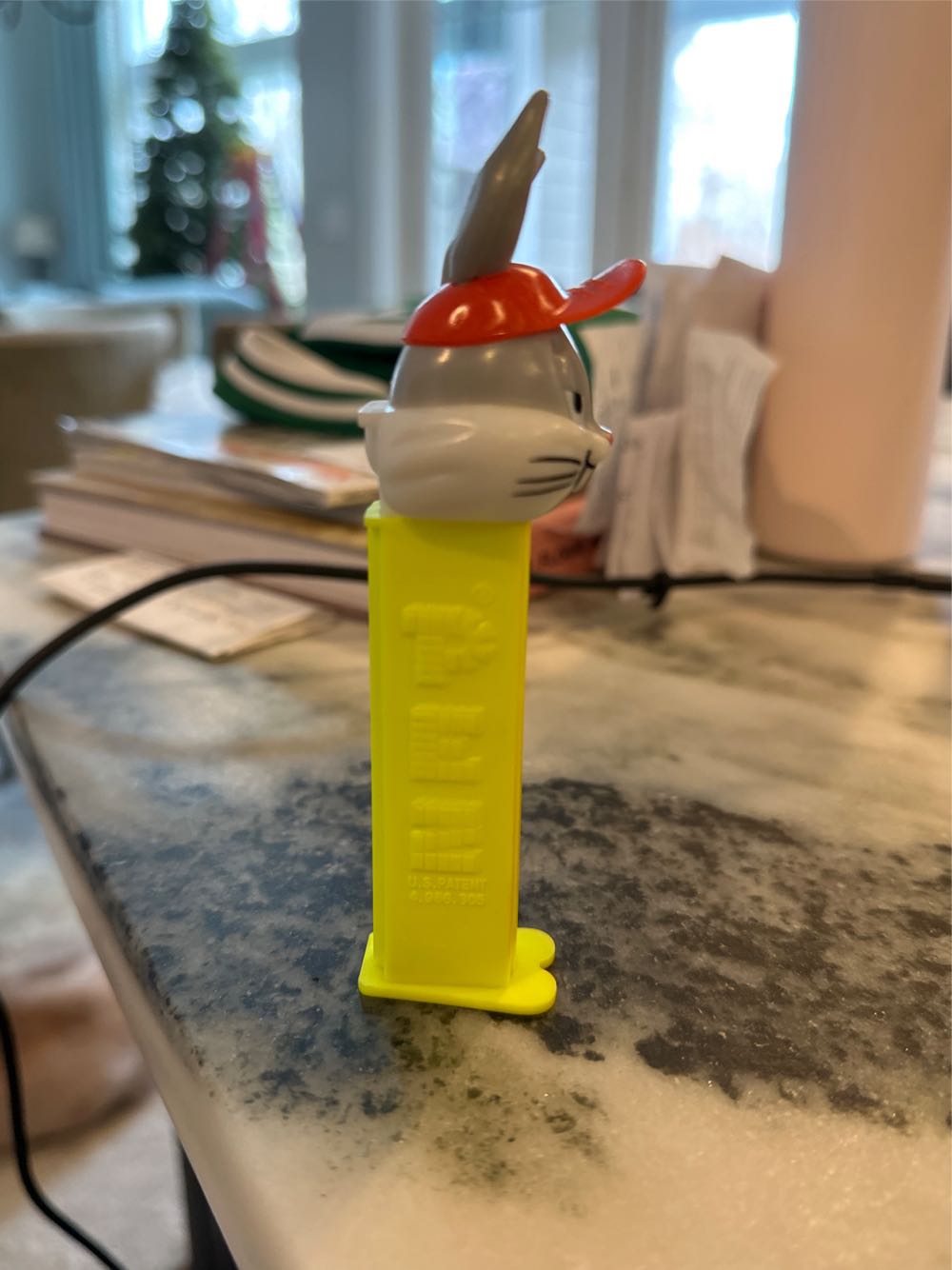 Bugs Bunny - Looney Tunes pez collectible - Main Image 2