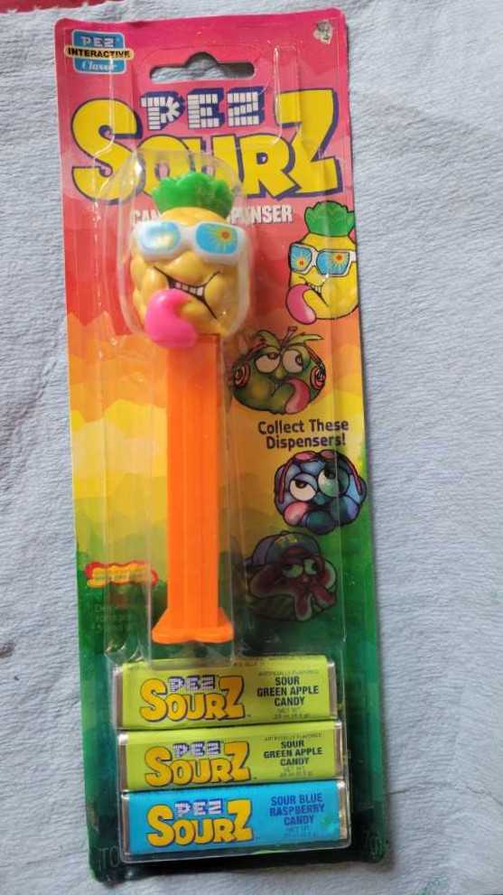 Pez Sourz - Sour Green Apple  pez collectible [Barcode 073621008649] - Main Image 2