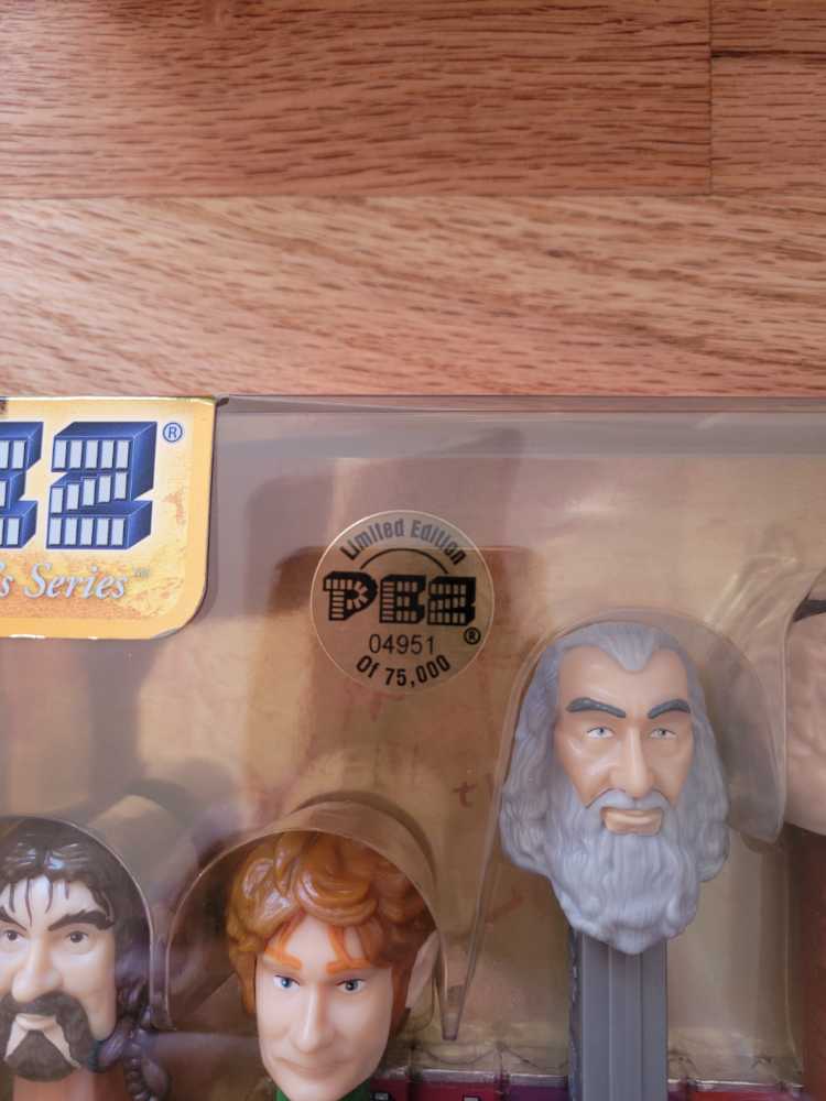 The Hobbit - Gift Set (Walmart) - Books & Comics pez collectible [Barcode 073621008403] - Main Image 3