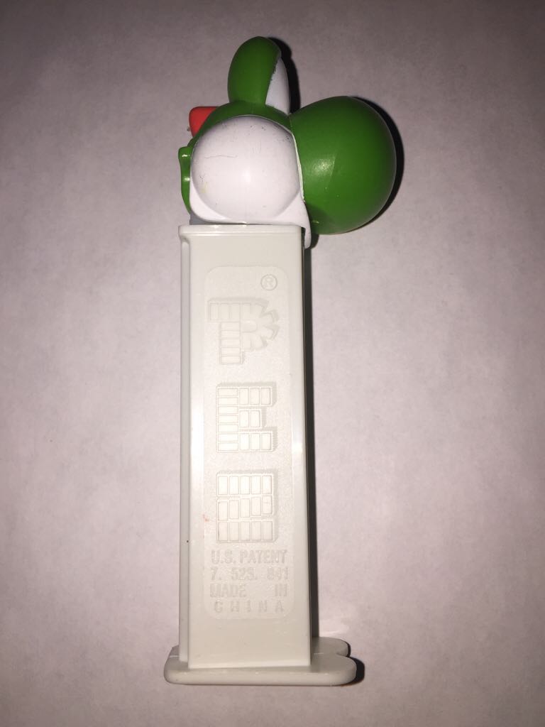 Yoshi - Nintendo pez collectible - Main Image 2