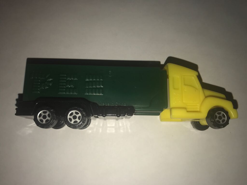 Vee - Rigs/Power Trucks pez collectible - Main Image 2