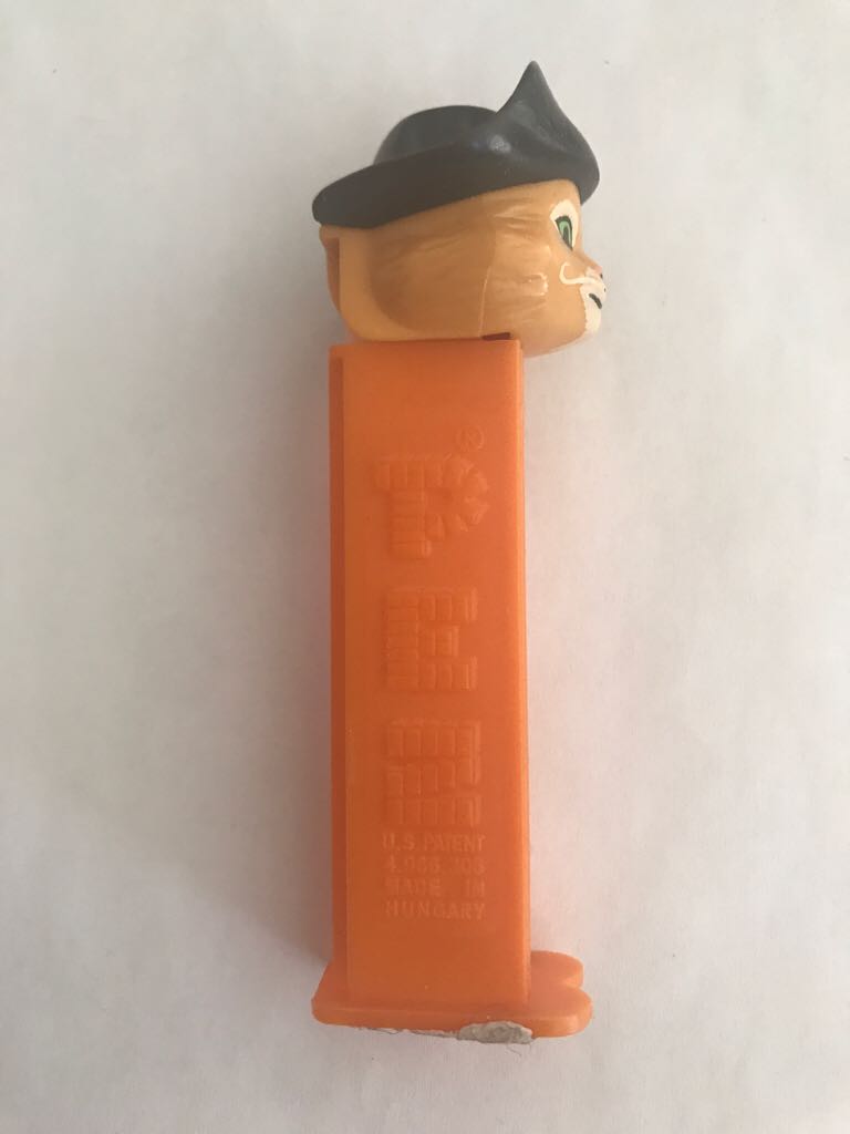 Puss N Boots - DreamWorks - Shrek pez collectible - Main Image 2