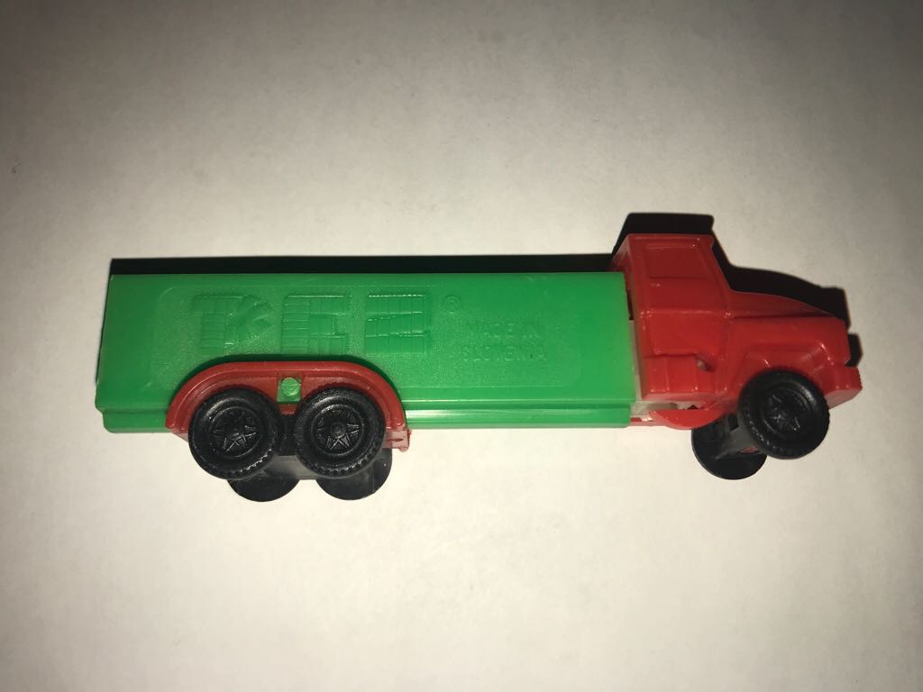 Style #1 - Trucks pez collectible - Main Image 2
