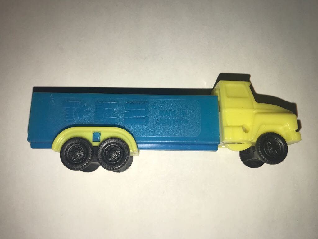 Style #1 - Trucks pez collectible - Main Image 2