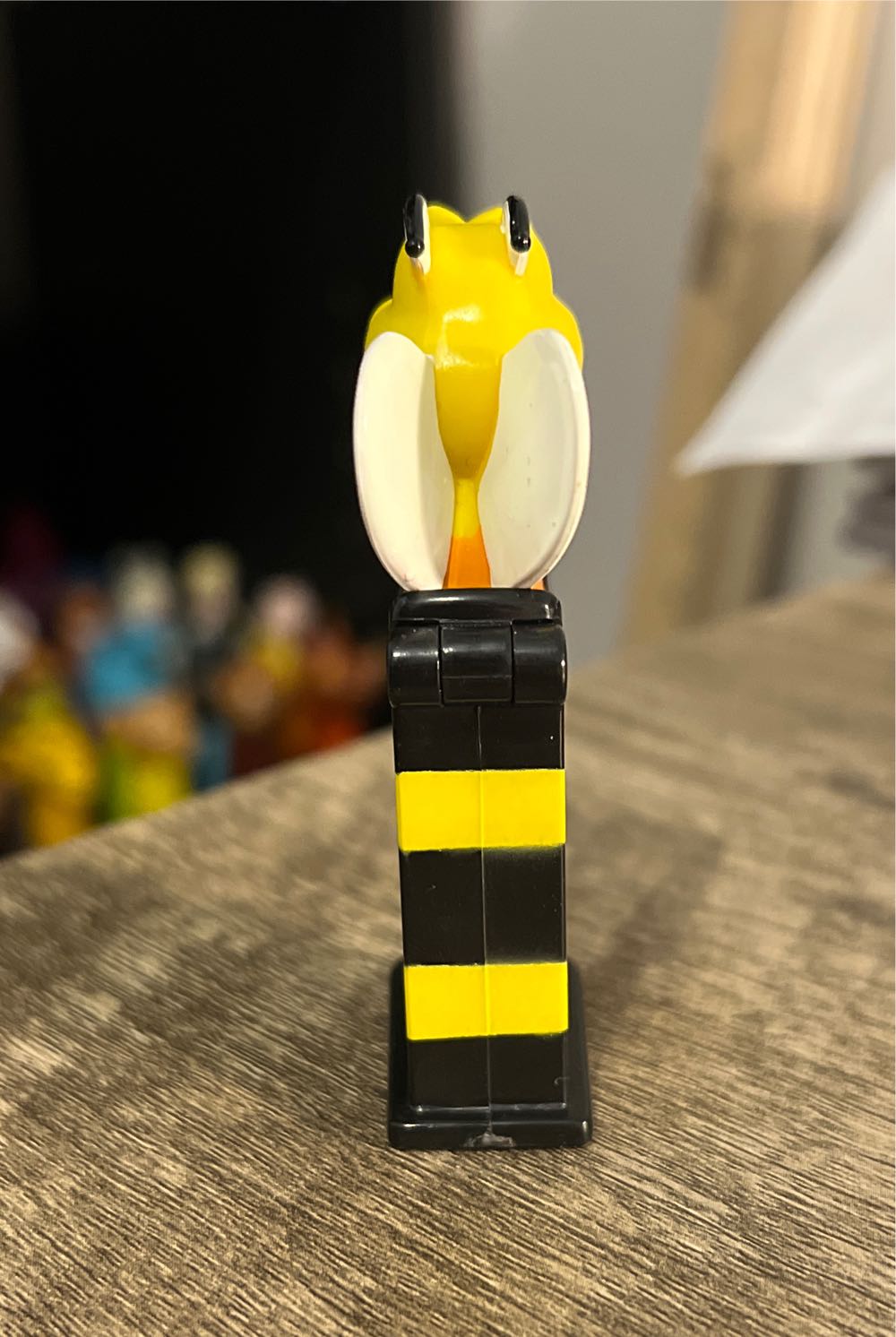 BuzzBee - General Mills pez collectible - Main Image 3
