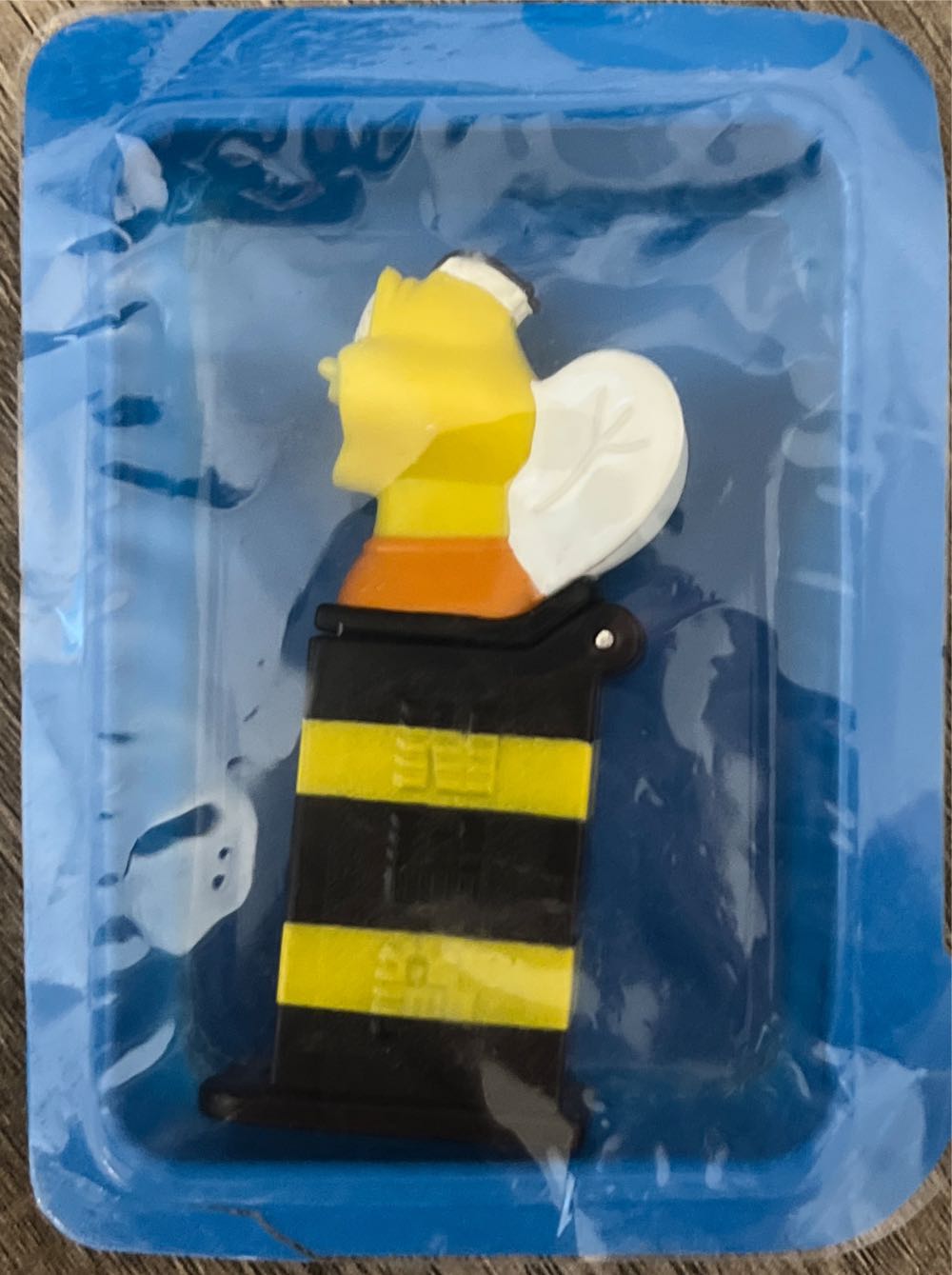 BuzzBee - General Mills pez collectible - Main Image 4