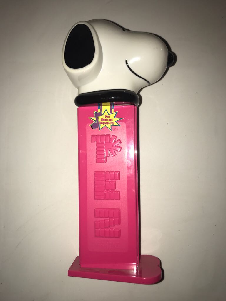 Snoopy - ⍰ Giant pez collectible - Main Image 2