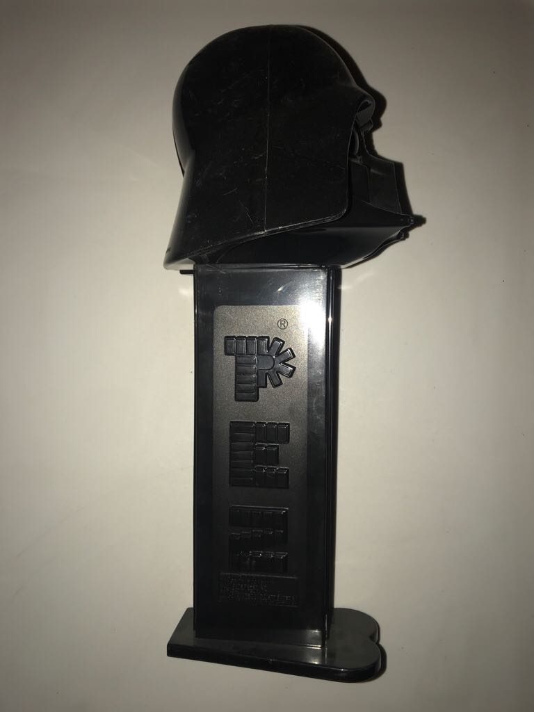 Darth Vader - ⍰ Giant pez collectible - Main Image 2