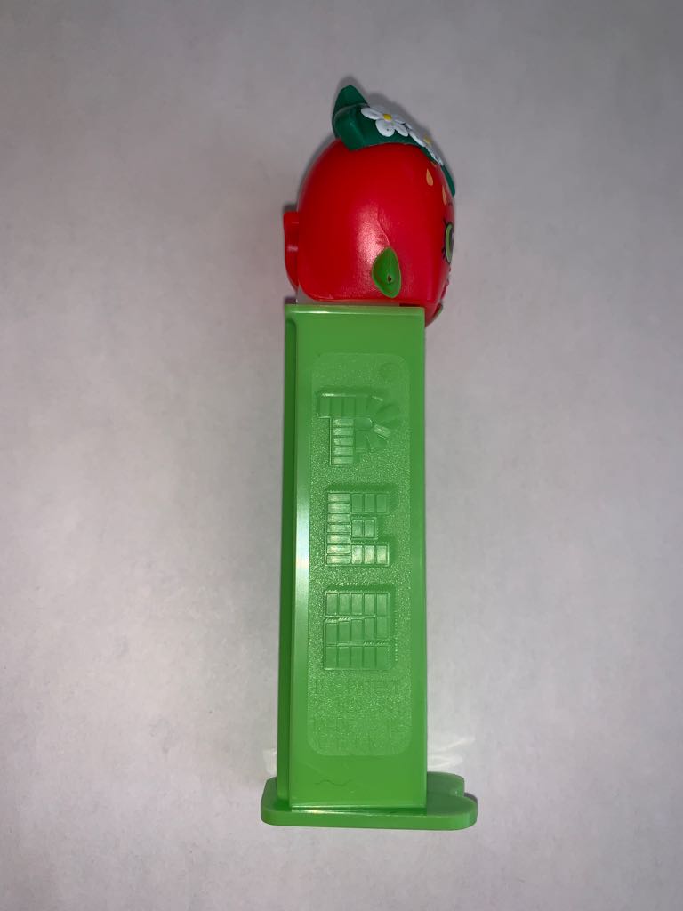 Strawberry Kiss - Shopkins pez collectible - Main Image 2