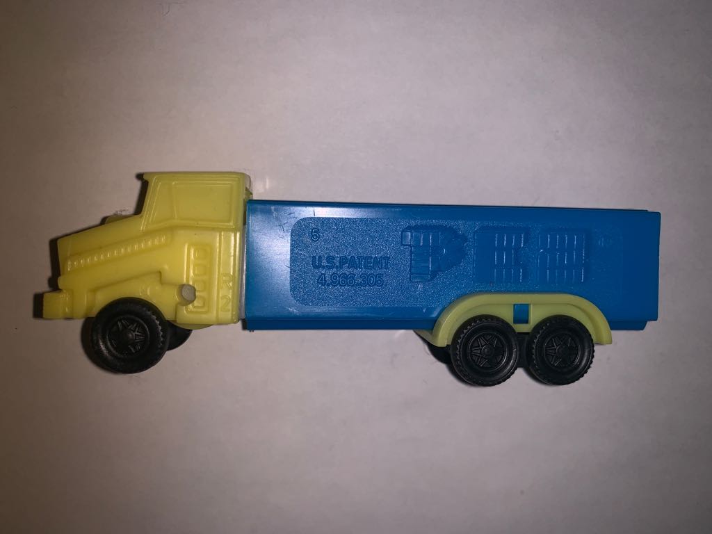 Elf (B) - Red/Green Cap