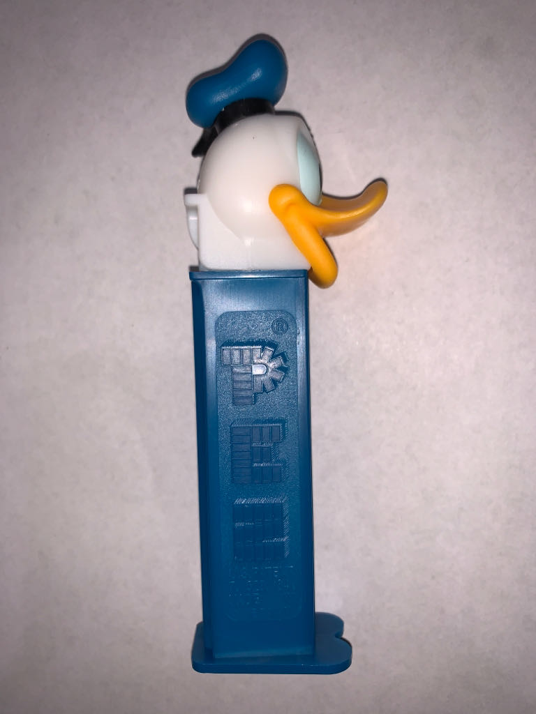 Donald Duck - Disney - Mickey Mouse & Friends pez collectible - Main Image 2