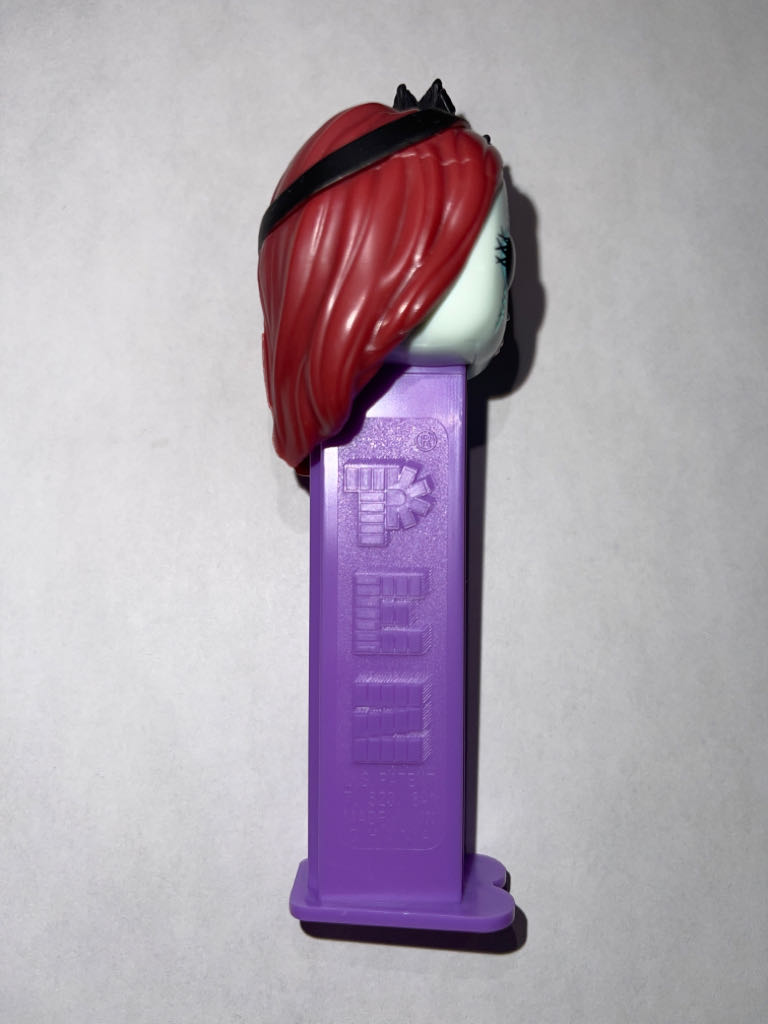 Dapper Sally - ⍰ POP Pez pez collectible - Main Image 2