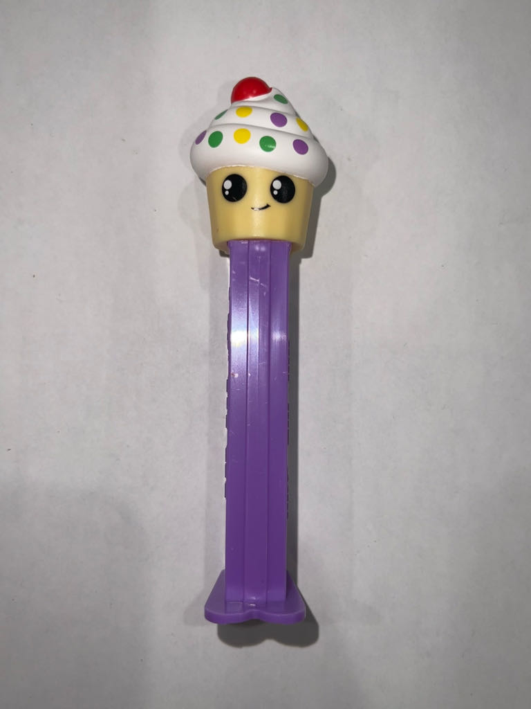 Cupcake - Treats pez collectible - Main Image 1