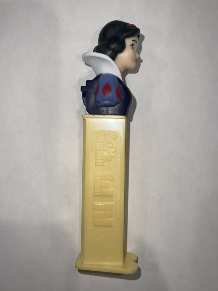 Snow White - Snow White And The Seven Dwarfs pez collectible - Main Image 2