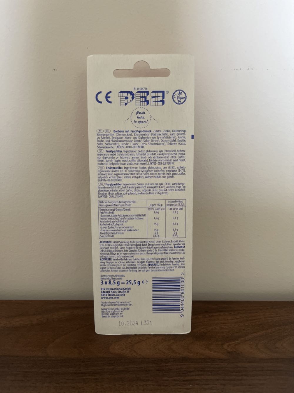 Luigi - Nintendo - Super Mario pez collectible [Barcode 9044400841000] - Main Image 2