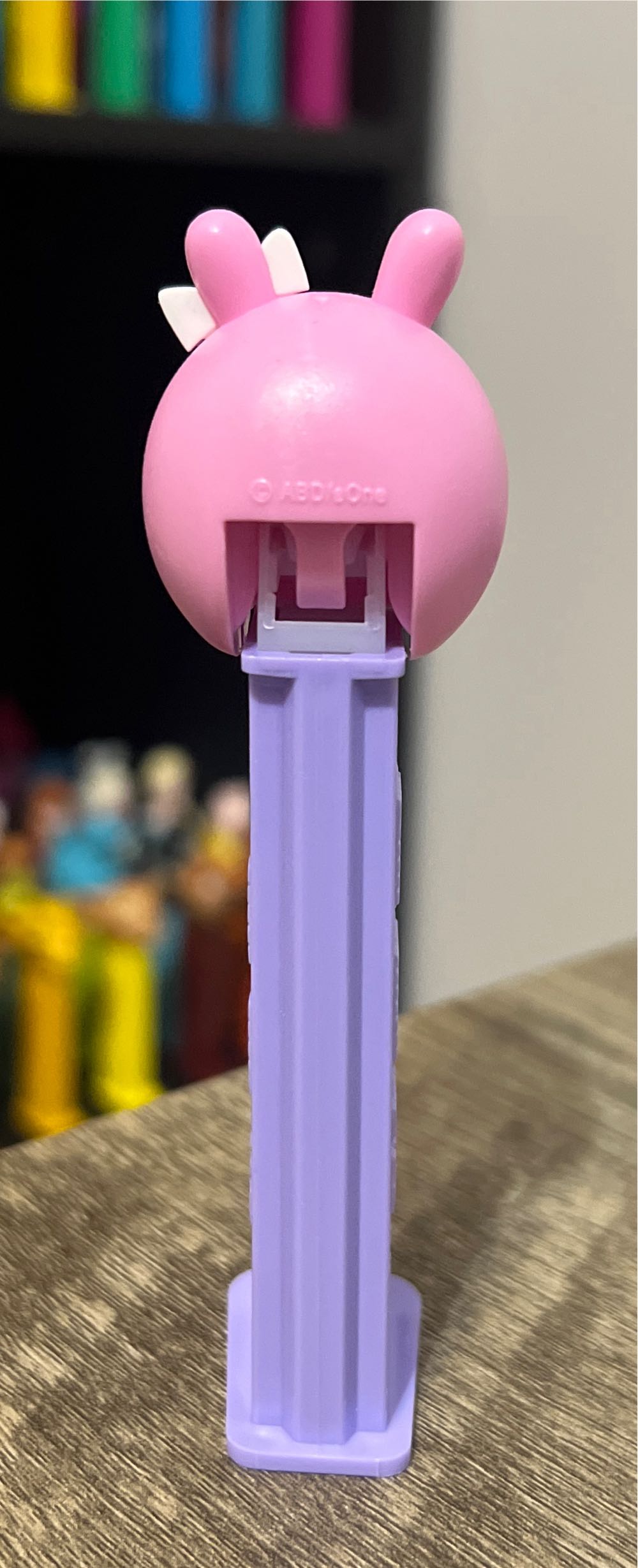 Peppa Pig (Hearts Stem) - Peppa Pig pez collectible - Main Image 3