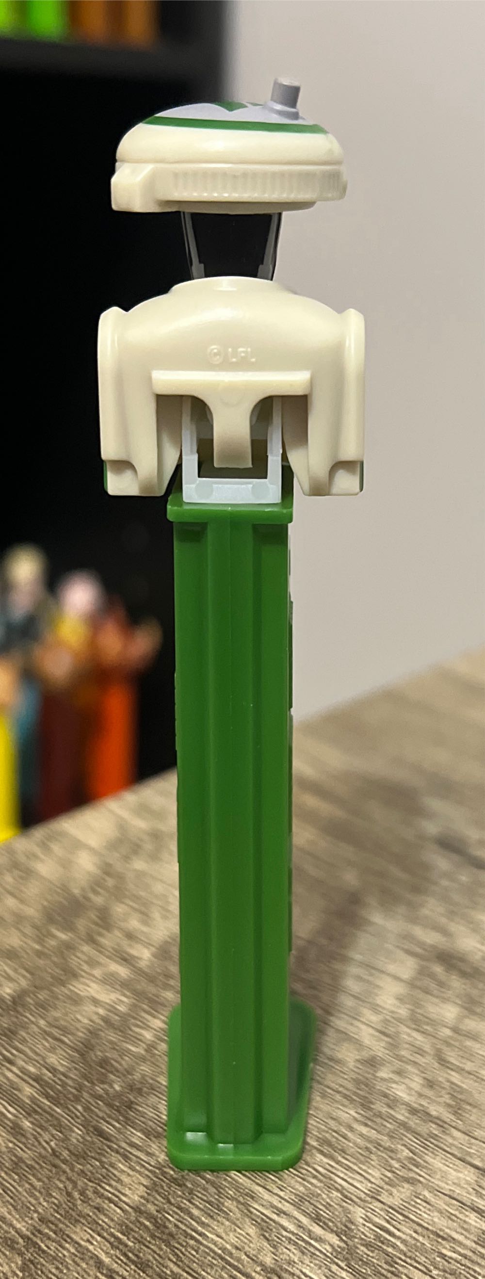 L3-37 - Star Wars pez collectible - Main Image 3