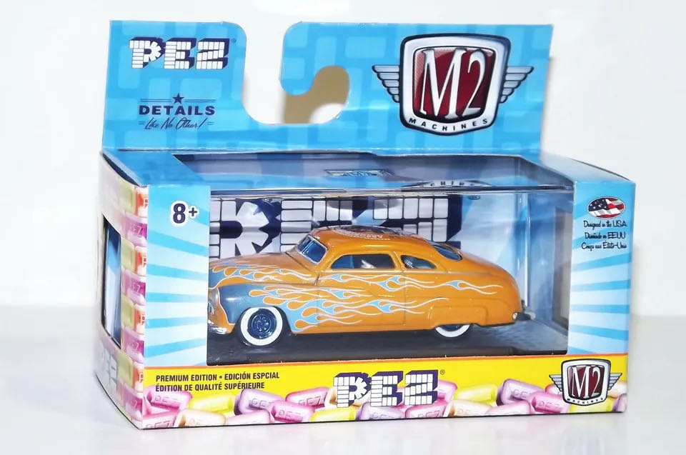 Pez - 1949 Mercury Custom - M2 Machines pez collectible - Main Image 2