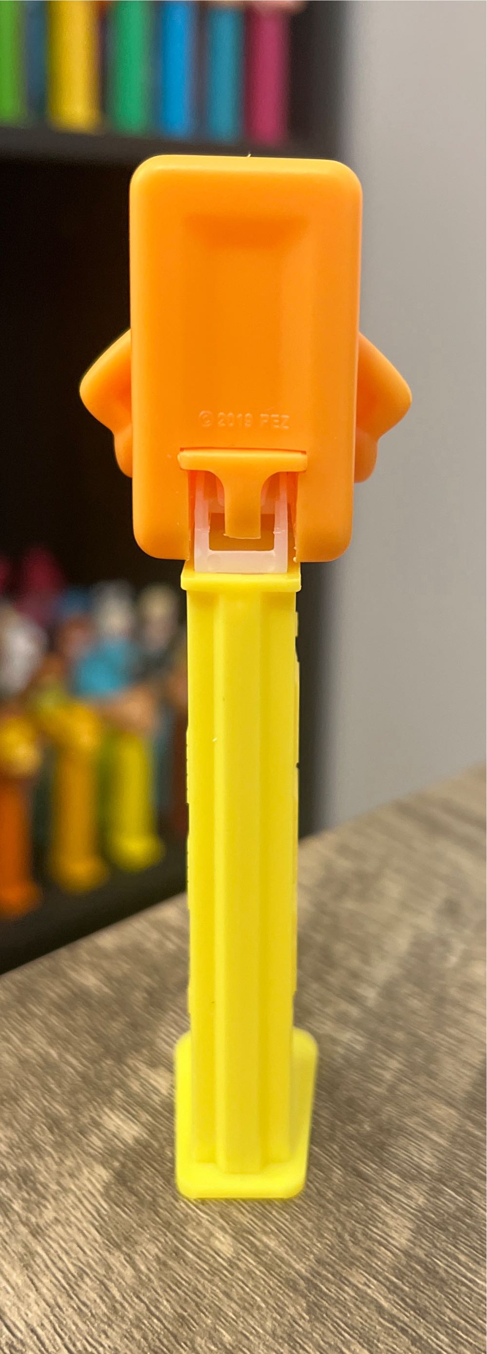 Mascot - Sour Pineapple - Limited Edition pez collectible [Barcode 073621061910] - Main Image 3