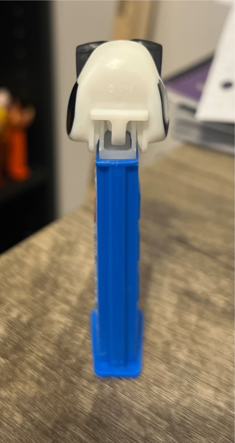 Joe Cool (Snoopy) - PEANUTS pez collectible - Main Image 4