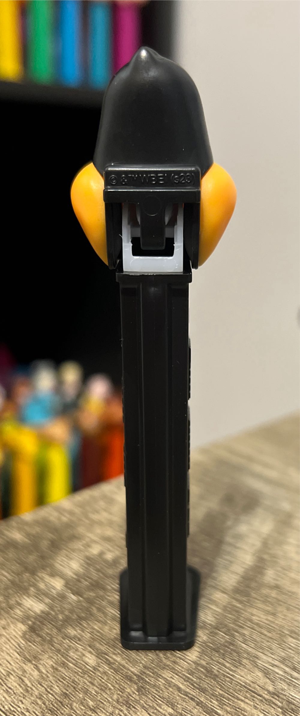 Looney Tunes - Daffy E Duck  - Looney Tunes pez collectible [Barcode 073621735385] - Main Image 3