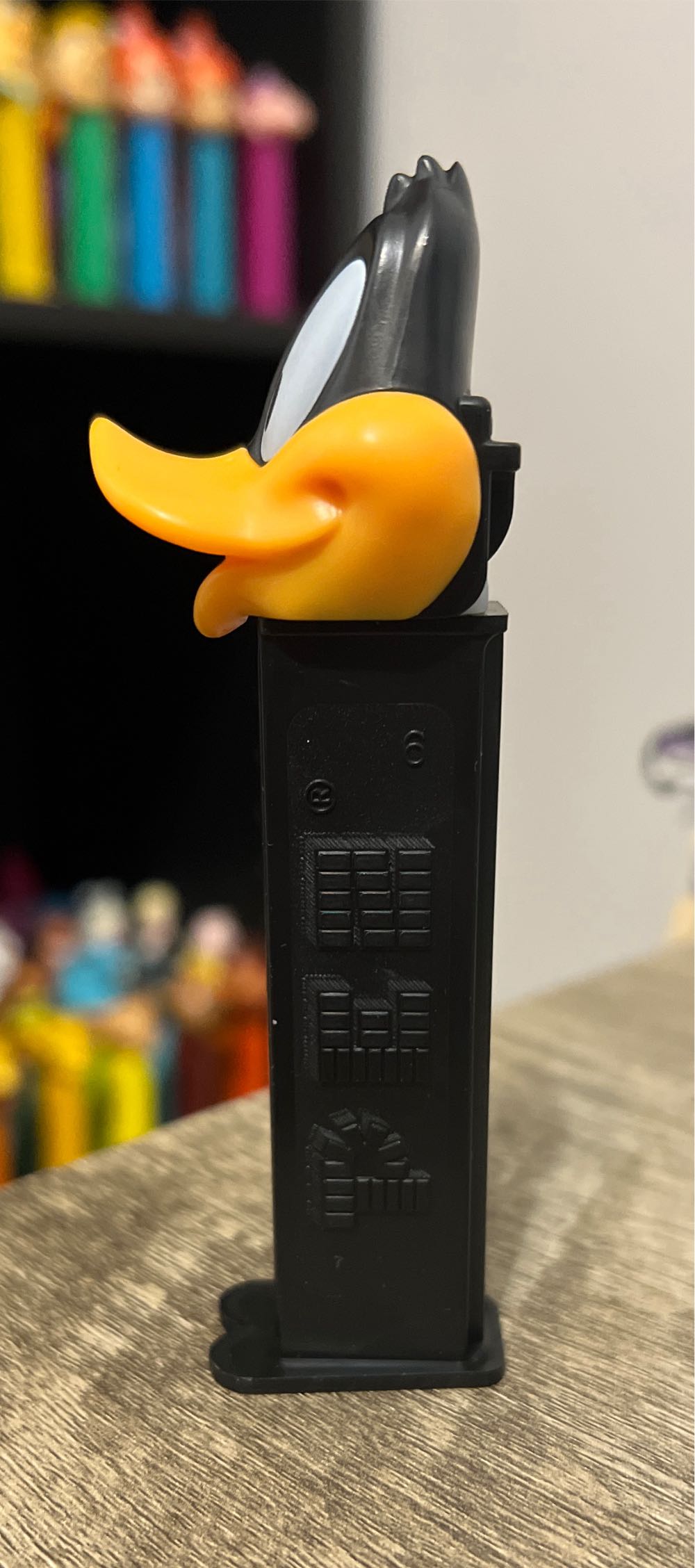Looney Tunes - Daffy E Duck  - Looney Tunes pez collectible [Barcode 073621735385] - Main Image 4
