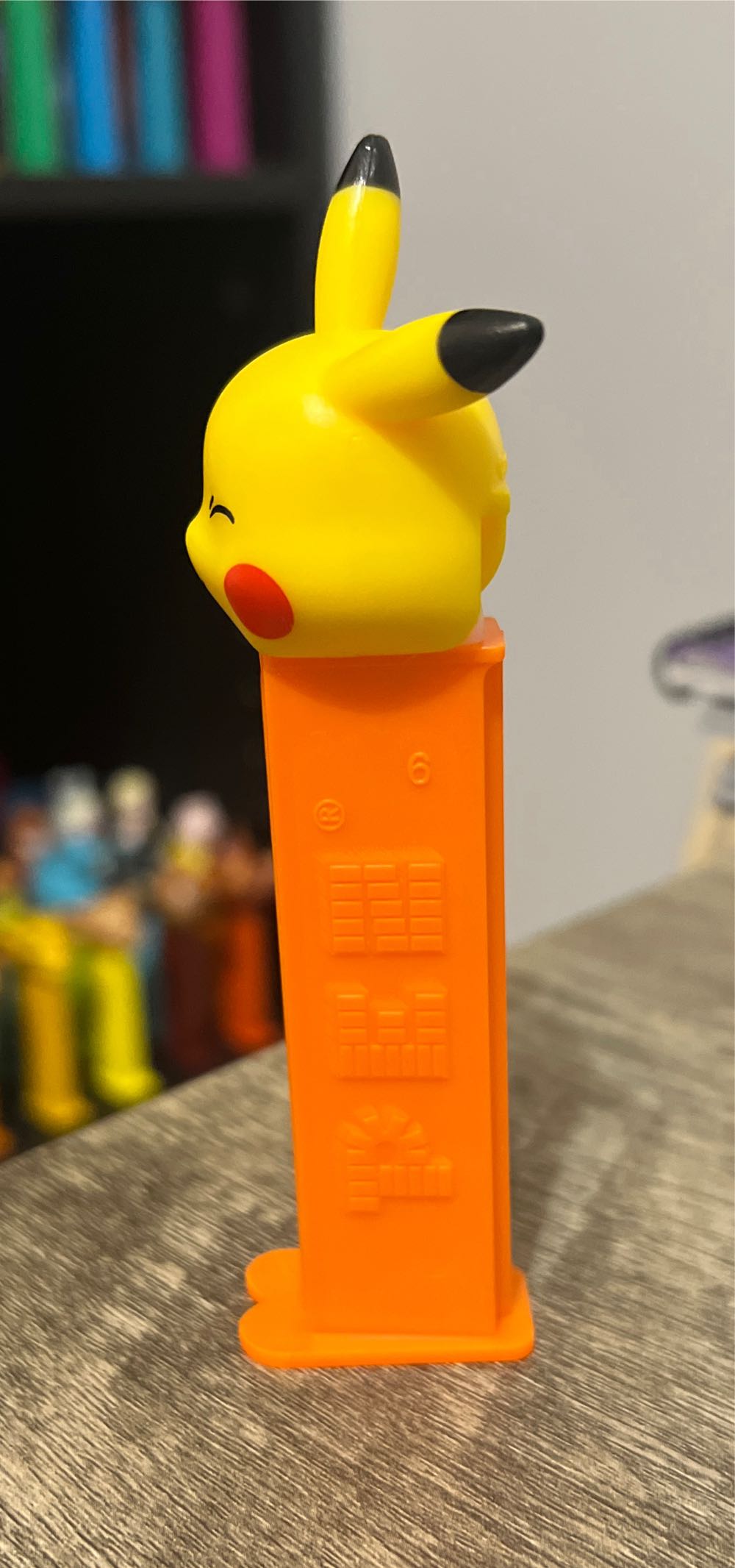 Pikachu B (Christmas) - Pokemon pez collectible - Main Image 4