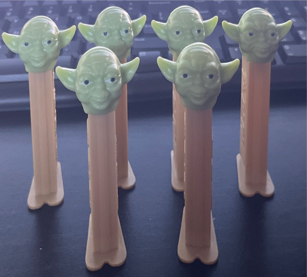 Star Wars - Yoda A - Star Wars pez collectible - Main Image 3