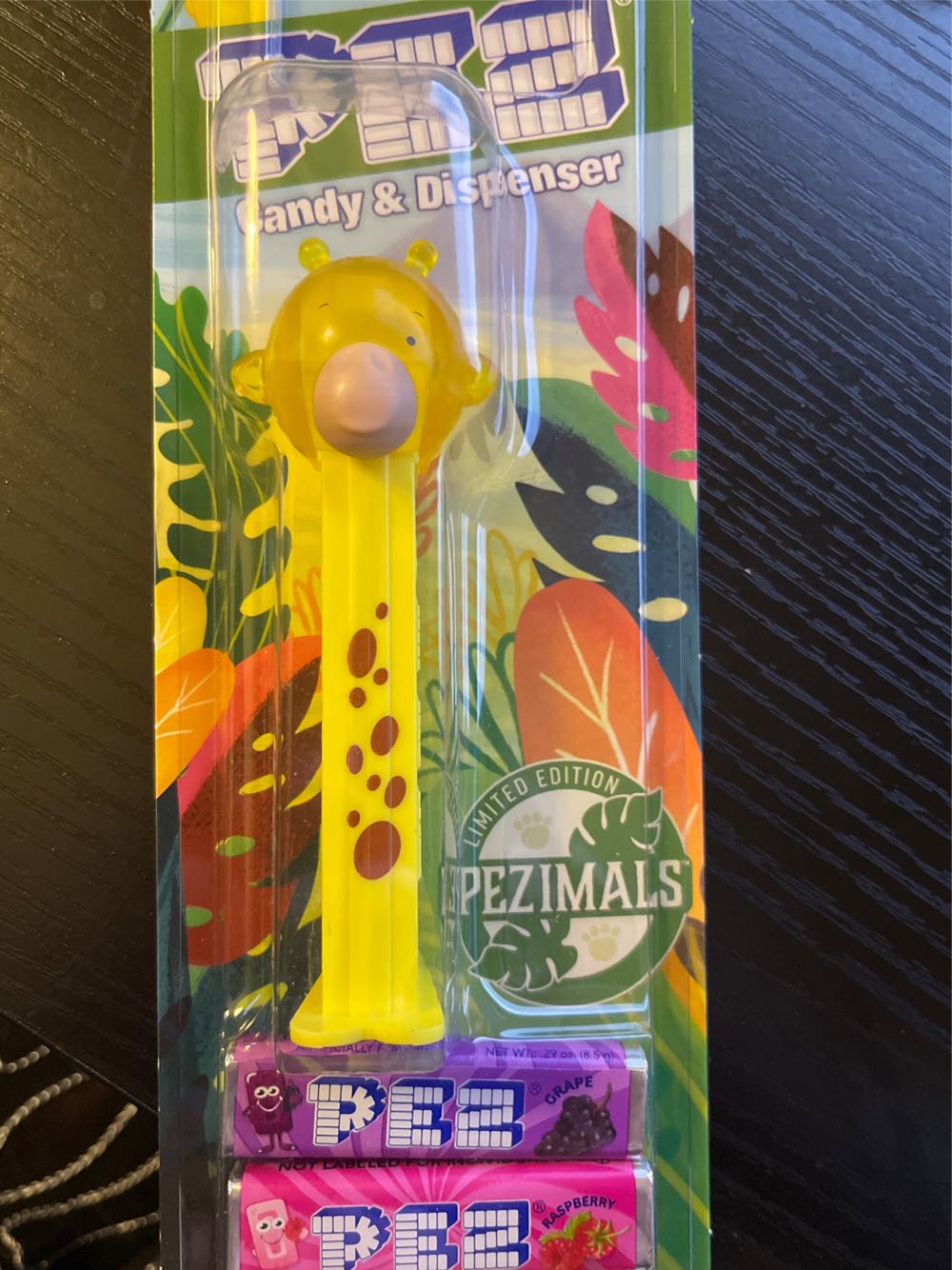 Pezimals - Gigi - Giraffe(Crystal) - Pezimals pez collectible - Main Image 2