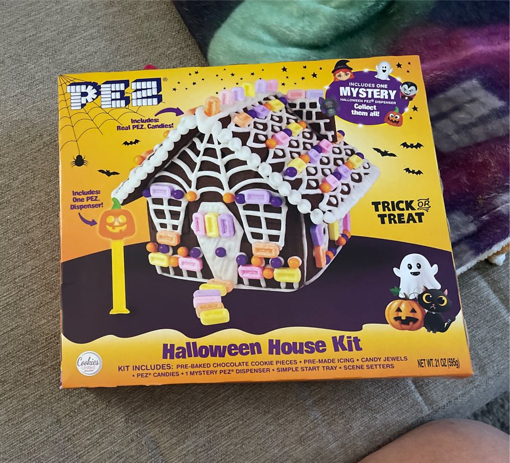 Pez Halloween House Kit  pez collectible [Barcode 037695776217] - Main Image 3