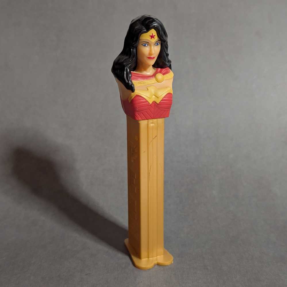 DC - Wonder Woman D - Books & Comics - DC pez collectible - Main Image 2