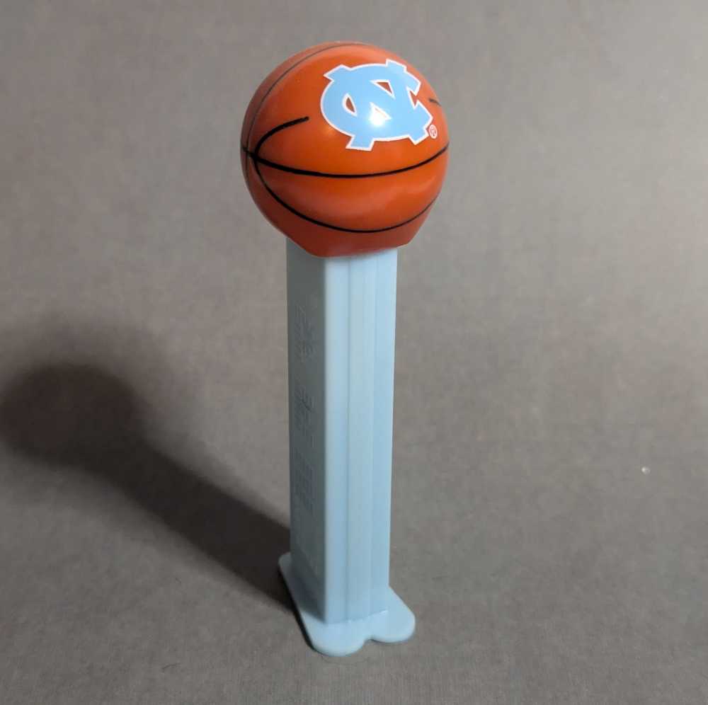 NCAA Basketball - North Carolina - Sports pez collectible - Main Image 2