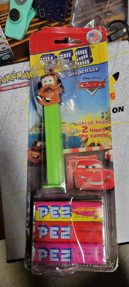 Cars - Mater - Cars pez collectible [Barcode 073621768857] - Main Image 2