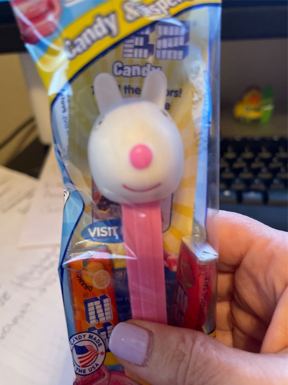 Suzy Sheep - Peppa Pig pez collectible - Main Image 2
