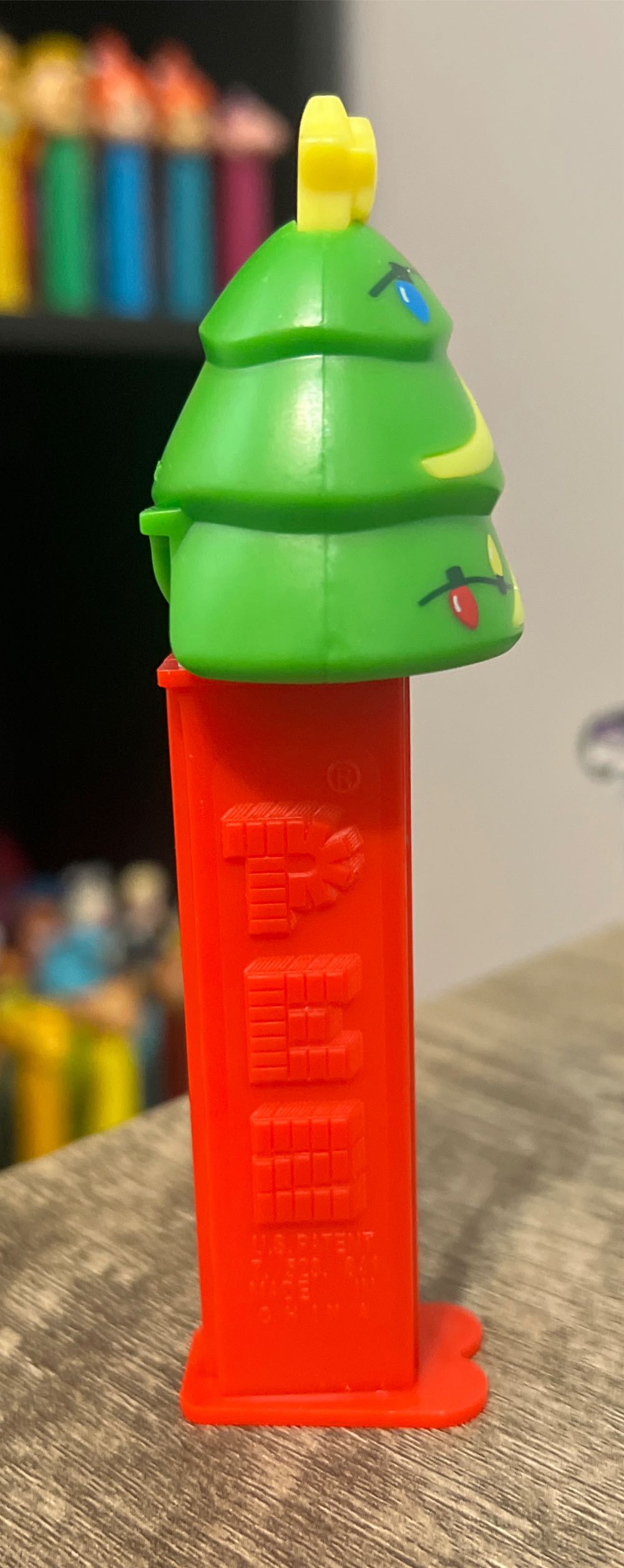 Christmas - Tree (Red Stem) - Christmas pez collectible - Main Image 2