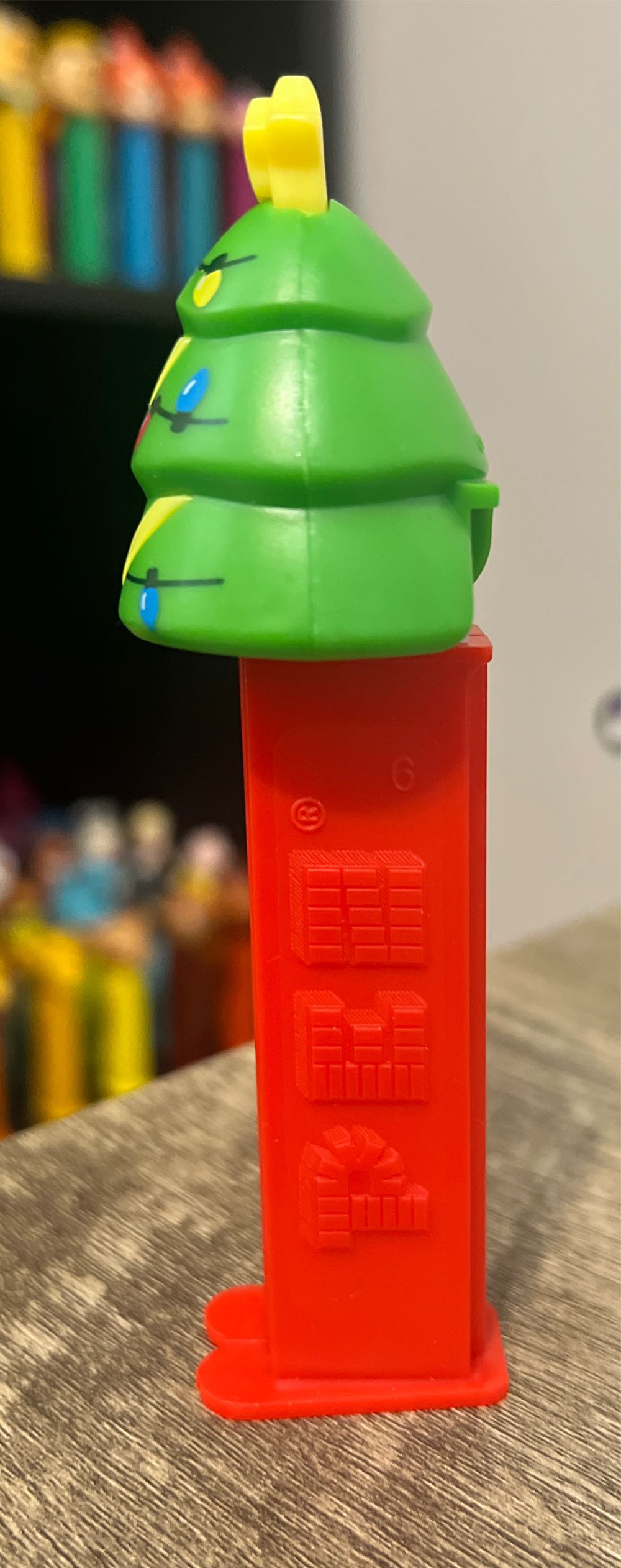 Christmas - Tree (Red Stem) - Christmas pez collectible - Main Image 4