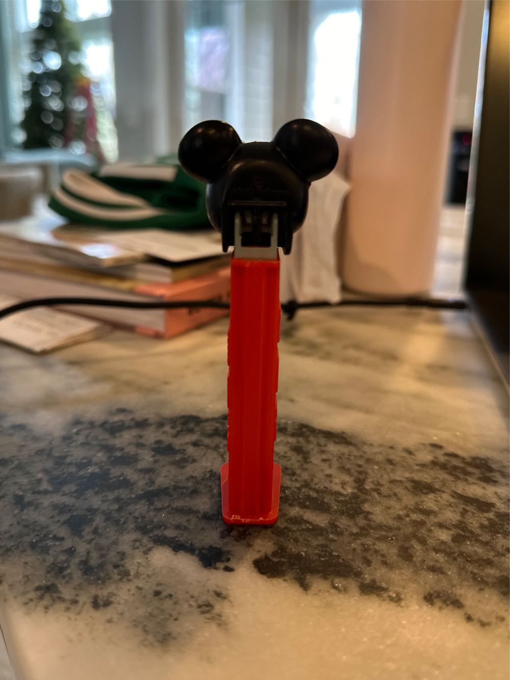 Mickey Mouse C - Mickey Mouse pez collectible - Main Image 3