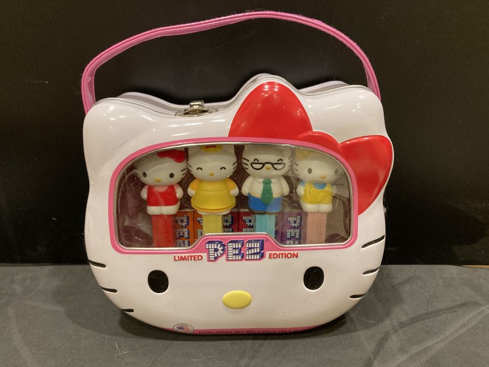 Mama Mary - Hello Kitty pez collectible - Main Image 2