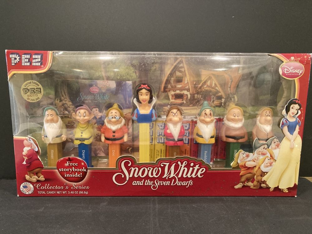Grumpy - Snow White & The Seven Dwarves pez collectible - Main Image 2