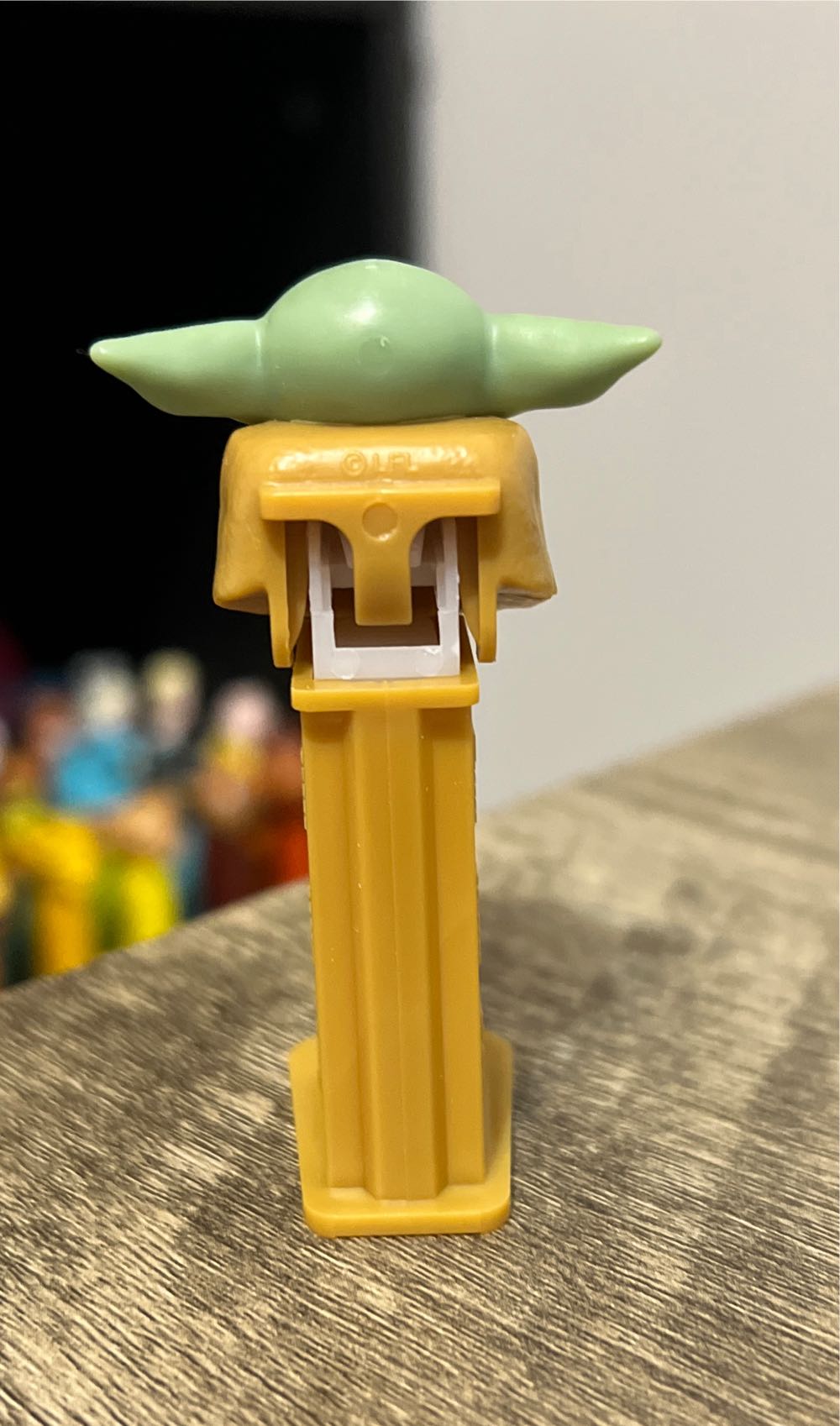 Grogu mini - Star Wars - The Mandalorian pez collectible - Main Image 3