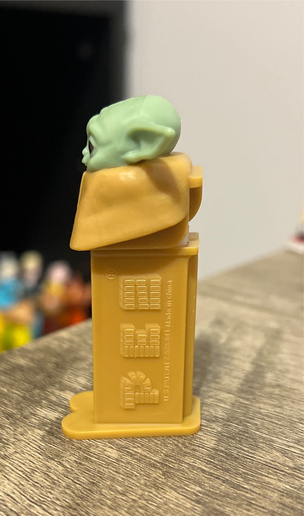 Grogu mini - Star Wars - The Mandalorian pez collectible - Main Image 4