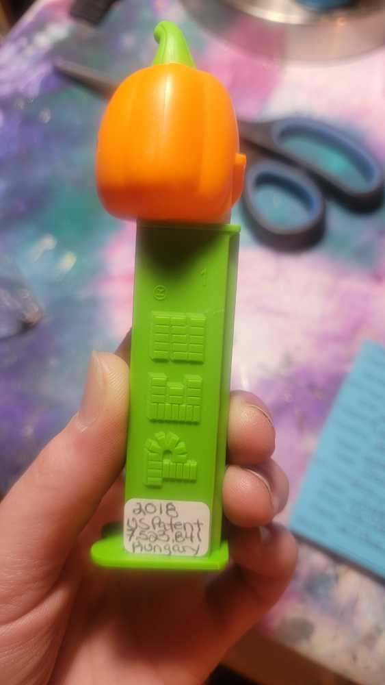 Pumpkin HEAD - Holidays - Halloween pez collectible - Main Image 2