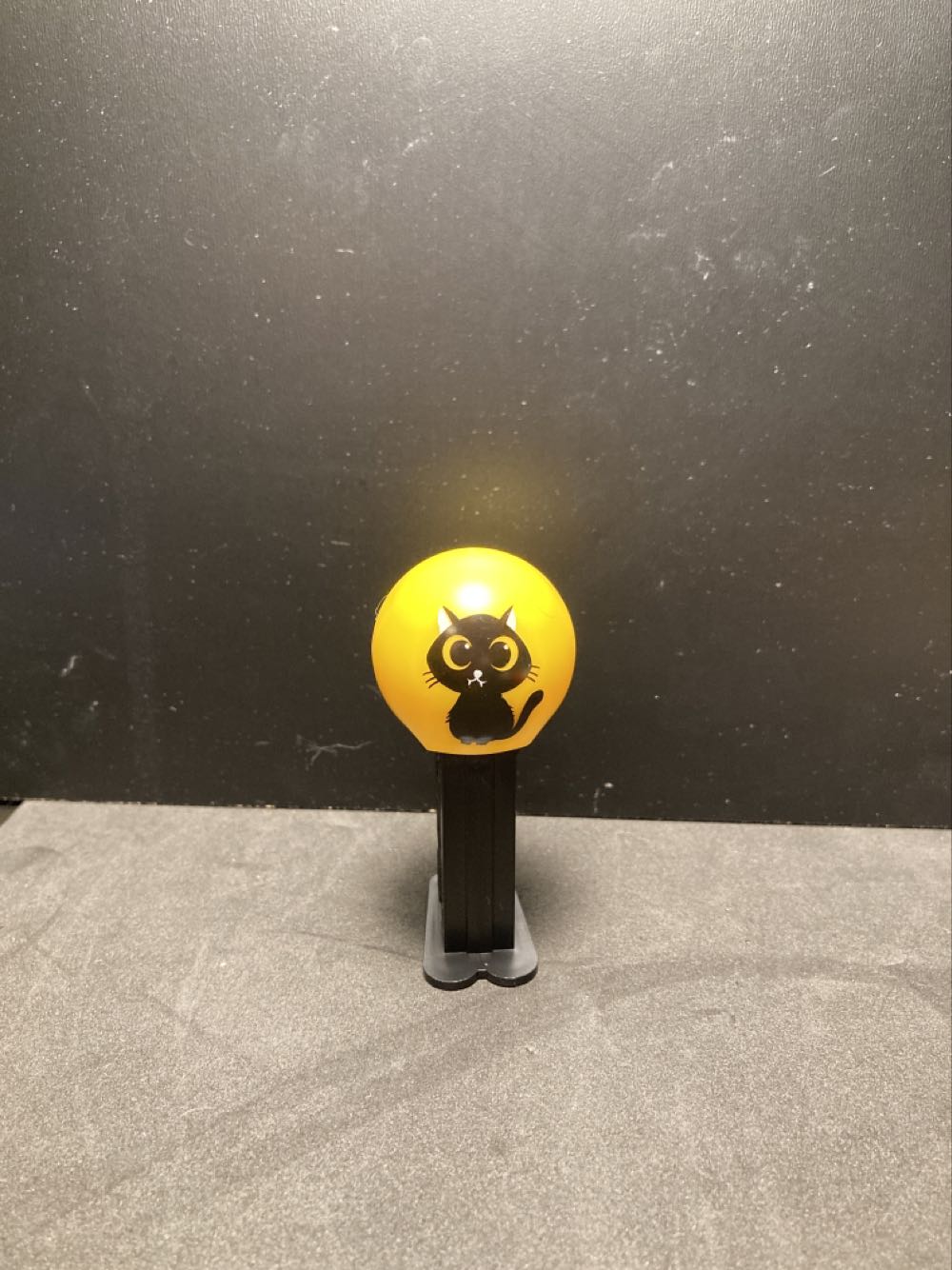 Pez Egg White Rabbit Green Stem