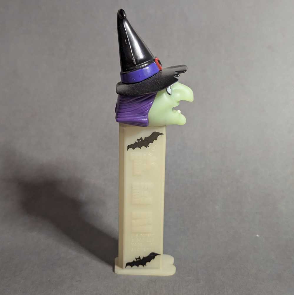 Witch - E - Holidays pez collectible - Main Image 3