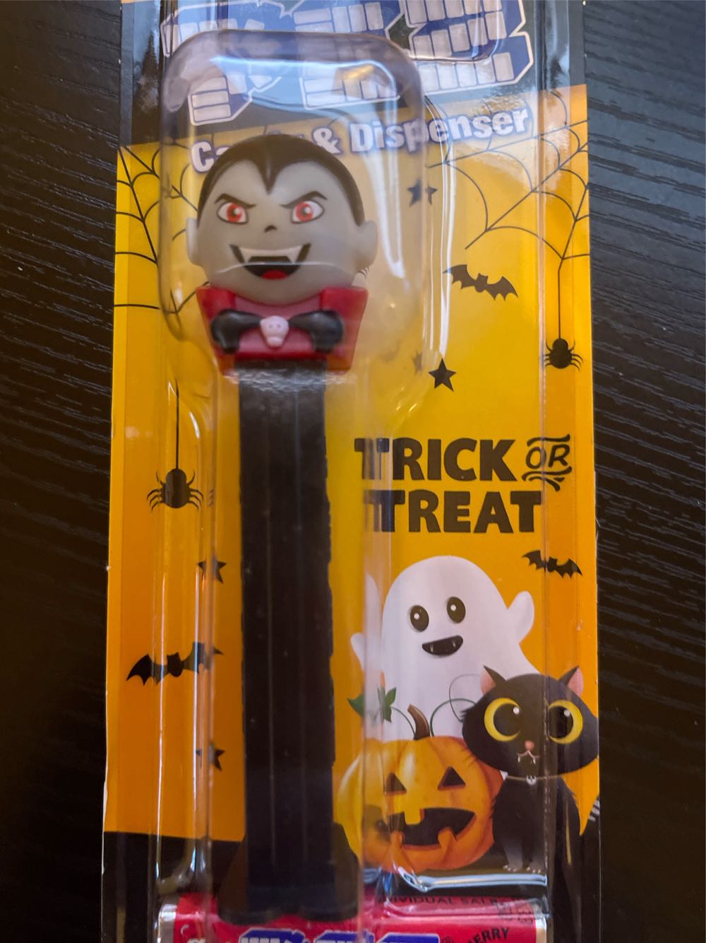 Eddie The Vampire - Halloween pez collectible - Main Image 2