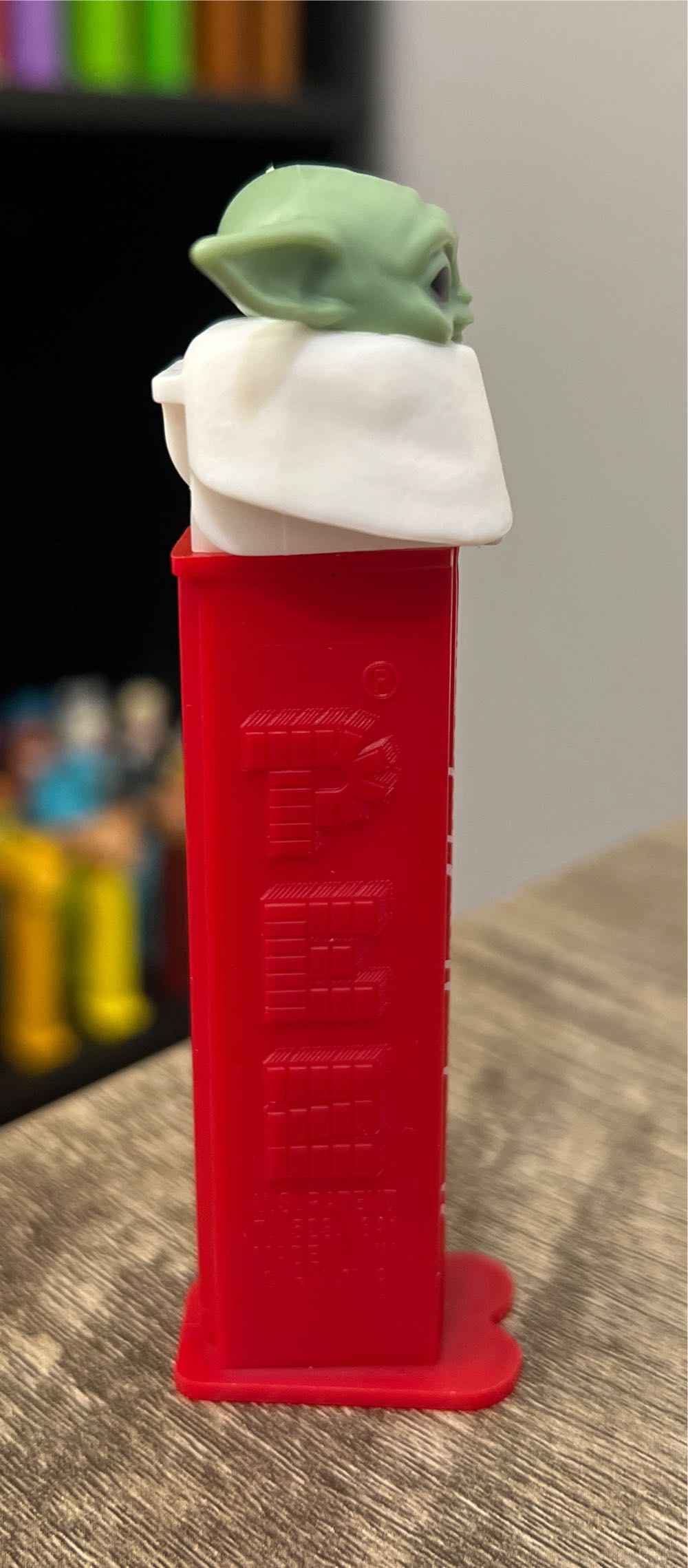 Christmas - Grogu - Joy To The Galaxy - Star Wars pez collectible - Main Image 2