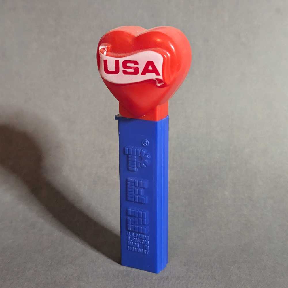 Valentine - USA Heart - Holiday pez collectible - Main Image 2