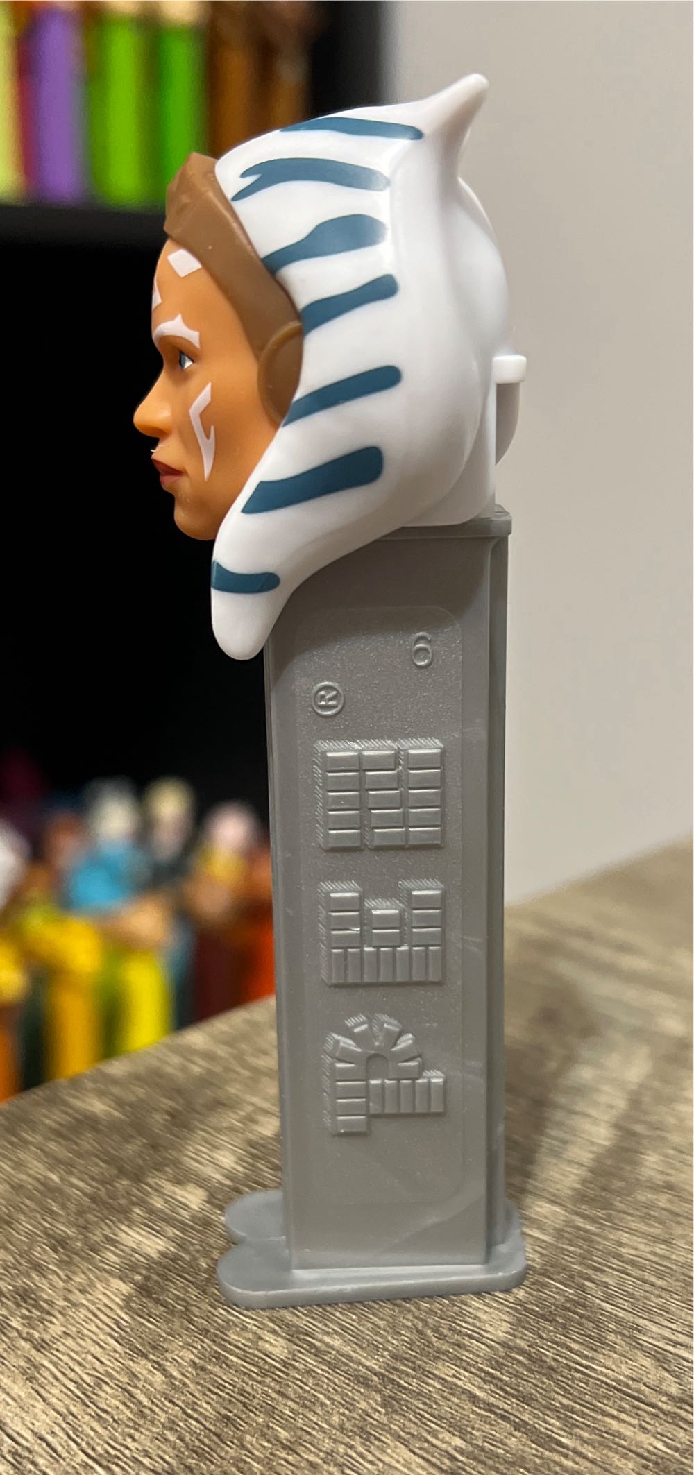 Ahsoka Tano B - Star Wars-The Mandalorian pez collectible - Main Image 4