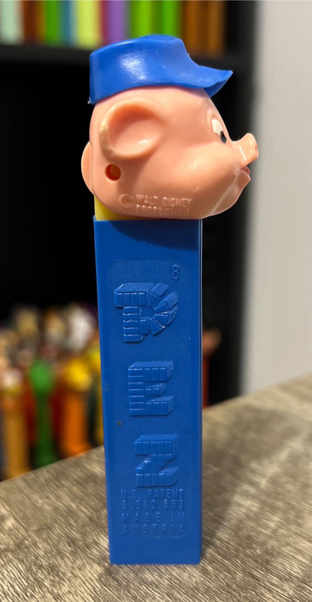 Practical Pig B (No Feet) - Disney Classic pez collectible - Main Image 2